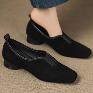 Sapatos femininos camurça salto baixo